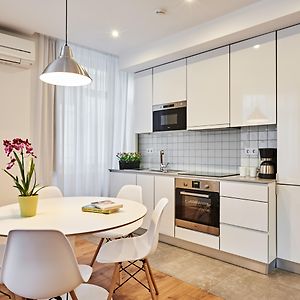 Appartement à 2 Chambres à Coucher