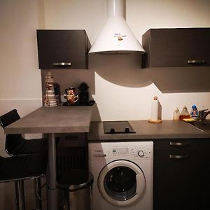 Superbe studio meublé cosy avec patio au calme Jean médecin