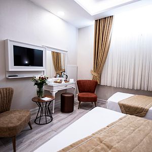 Chambre Triple au Sous-Sol