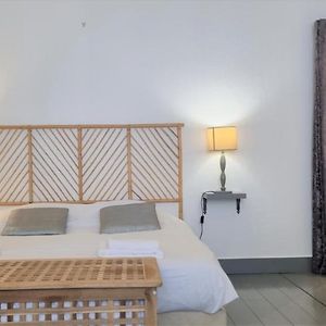 Little Suite - Suzanne