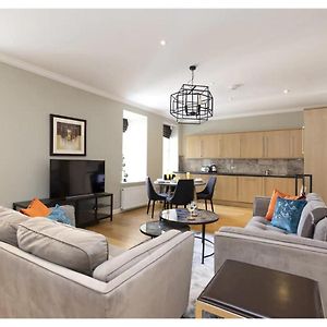Appartement à 3 Chambres à Coucher