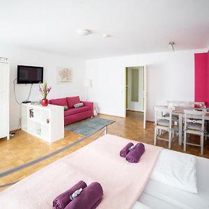 Appartement à 2 Chambres à Coucher