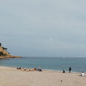 Au calme, 200m du centre T2 avec balcon et parking