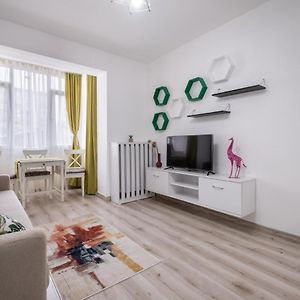 Laroka House Cosy And Modern Apartment Universitate-City Centre