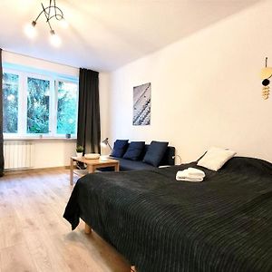 Great Life - Apartment Next To Metro Station