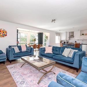Joivy Modern 2 Bed Flat Near Murrayfield Stadium