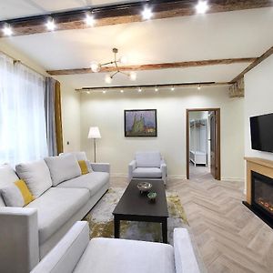 Appartement à 2 Chambres à Coucher