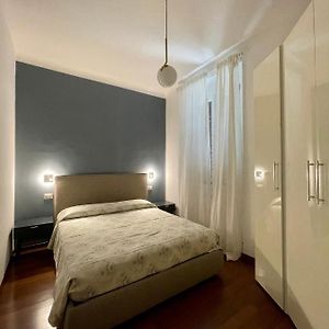 The Painting Apartment. A Central And Lovely Apartment In Milan