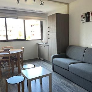 Fréjus, Studio dans résidence avec Piscine