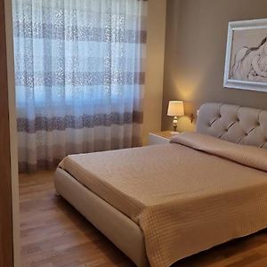 Appartement à 3 Chambres à Coucher