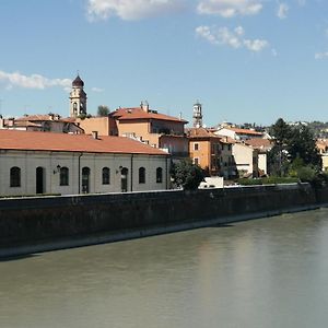 Verona Goddess House
