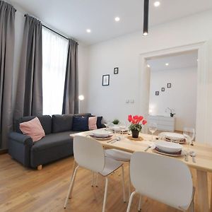 Pat & Mat Apartment