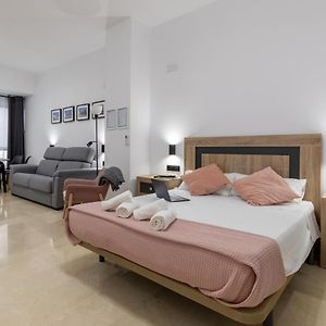 Studio Lit King-Size avec Accès aux Personnes Handicapées