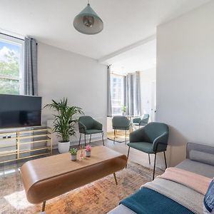 Lovely 1 Bedroom Apartment In Waterloo