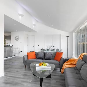 Appartement à 3 Chambres à Coucher