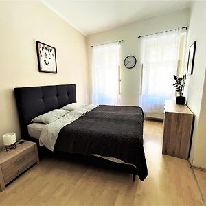 Central Apartment Viktorija Tour As