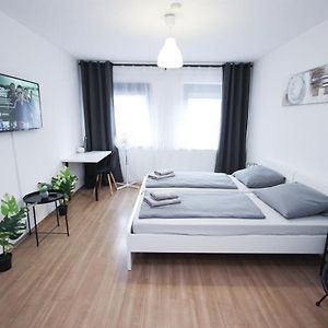 Alfa Stuttgart City 4Zw Beste City Lage Berliner Platz Max 8 Personen Netflix Kueche Wm L 4Br 7 Beds 8 People L Fully Equipped Kitchen & Bathroom
