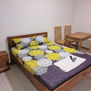 Chambres Privees Climatisee Acces Douche -Cuisine-Salon