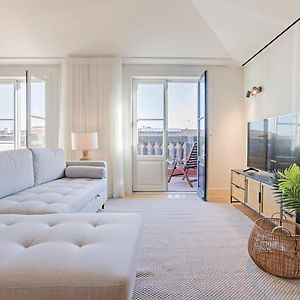 Aliados Premium 1Br W/ Terrace By Lovelystay