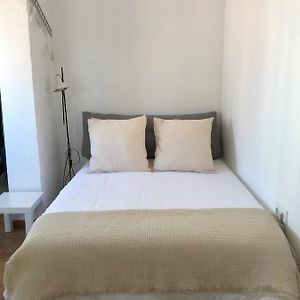 Studio Lit King-Size