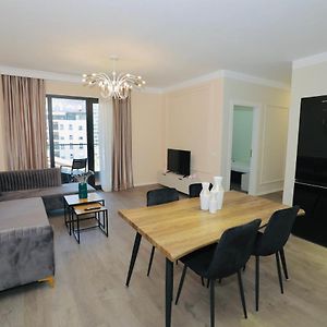 Appartement à 3 Chambres à Coucher