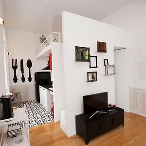 Get Lights And Books In A Flat
