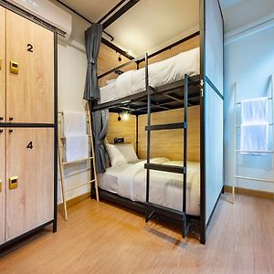 Dormitory Room Mixed