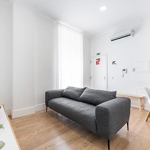 Vibrant Porto Apartments - Heroismo's Metro