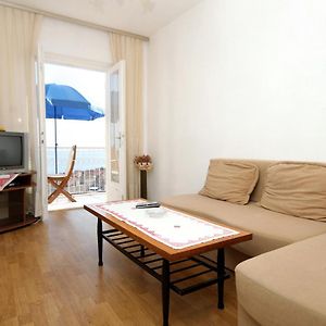 Appartement à 3 Chambres à Coucher
