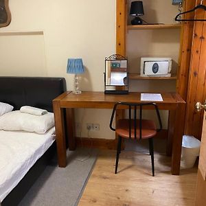 Chambre Budgétée Lit King-Size