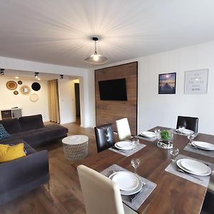 Appartement à 3 Chambres à Coucher