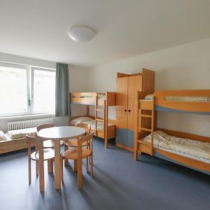 Chambre Juste Pour Hommes Dortoir