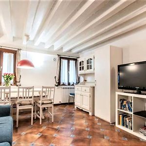 Appartement à 3 Chambres à Coucher