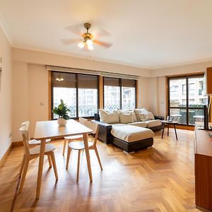 Appartement à 3 Chambres à Coucher