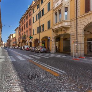 Apt W/Terrace 10 Min Walk From Piazza S.Stefano