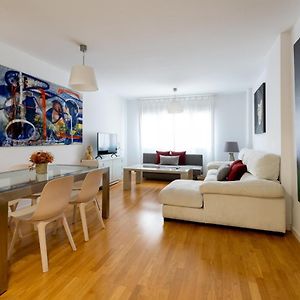 Appartement à 3 Chambres à Coucher