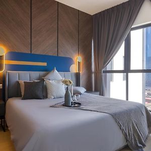 Continew Residensi By Airhost
