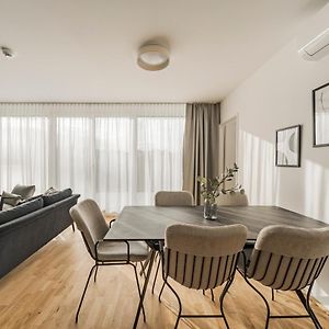 Appartement à 2 Chambres à Coucher