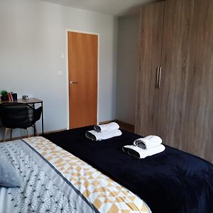 Chambre Double Dans Maison Chaleureuse Et Familiale