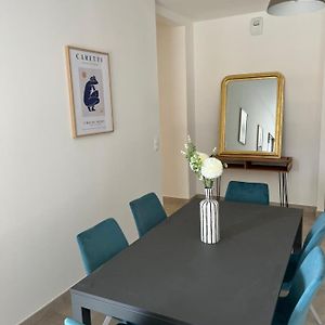 Appartement à 3 Chambres à Coucher