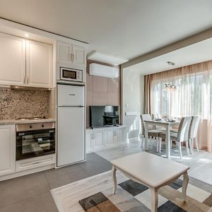 Appartement à 2 Chambres à Coucher
