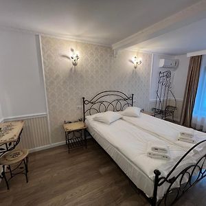 Chambre Standarde Lit Queen-Size
