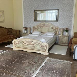 Appartement à 3 Chambres à Coucher