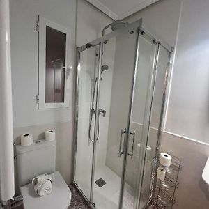 Studio Lit King-Size