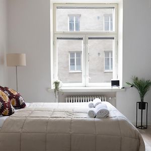 Studio Lit King-Size