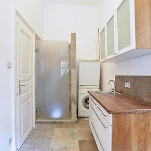 Appartement à 3 Chambres à Coucher