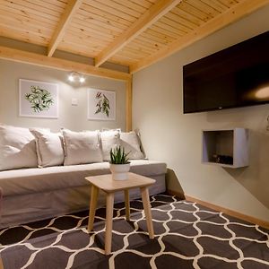 Cosy Studio In Party District Ak20S