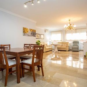 Appartement à 3 Chambres à Coucher