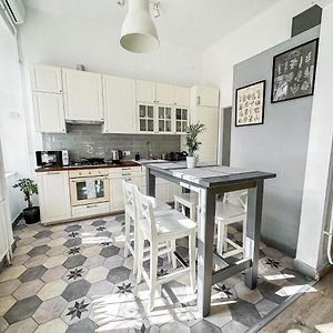 Dob Duplex Apartment