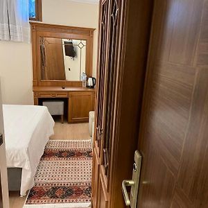 Chambre Lit King-Size au Sous-Sol